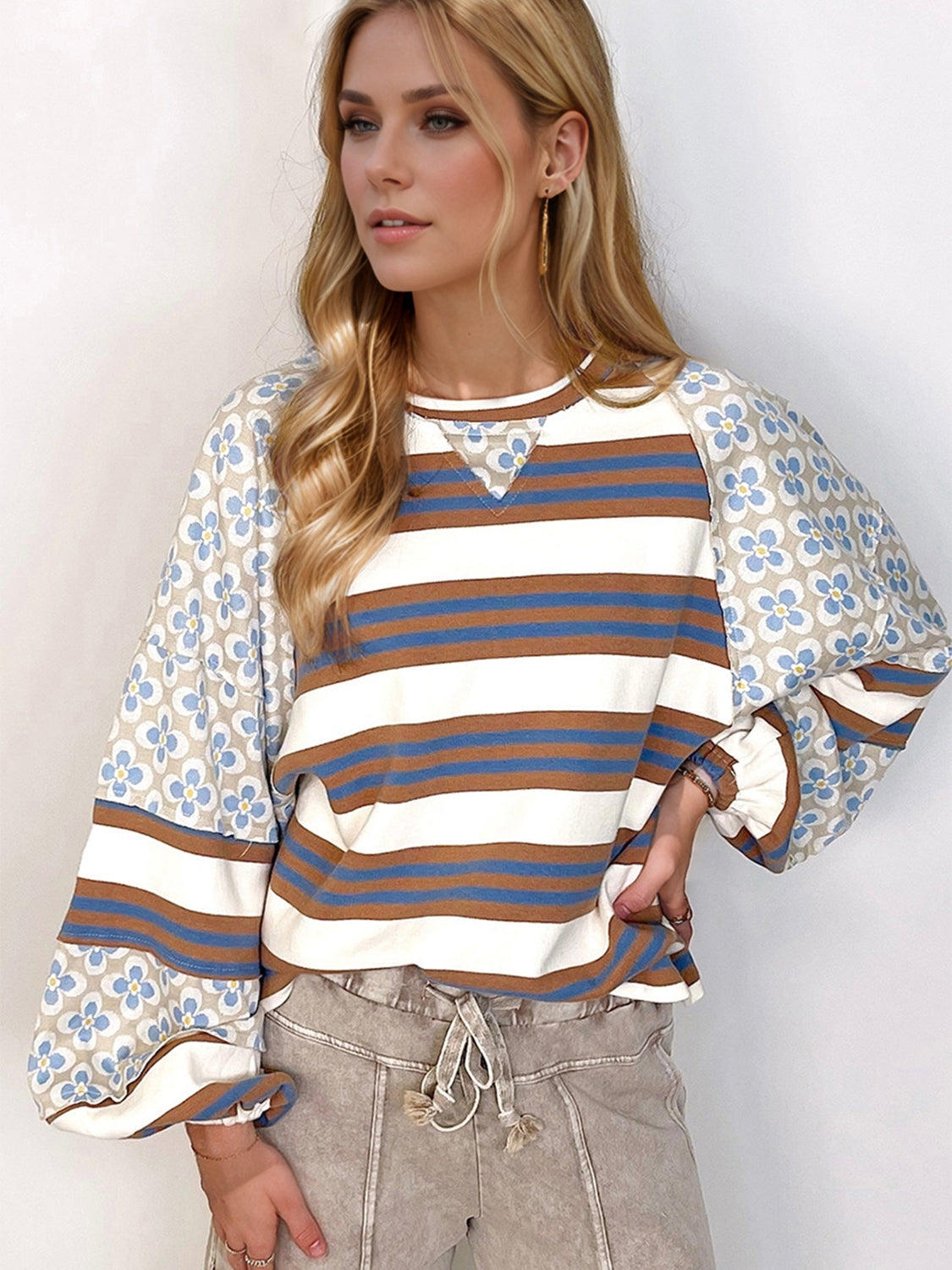 Flower & Striped Print Round Neck Sweatshirt