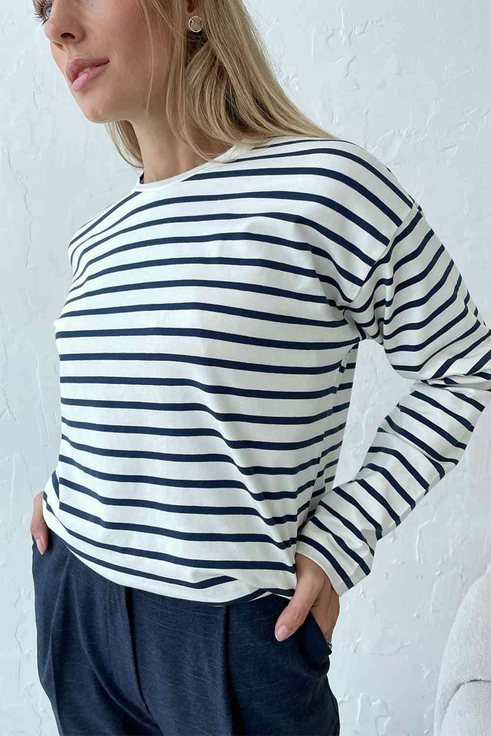 Round Neck Striped Dropped Shoulder T-Shirt: BLACK OR WHITE